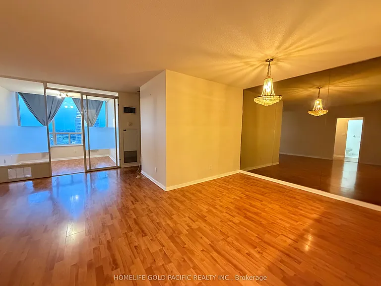 88 Corporate Dr #Penthouse 17 — Photo 11