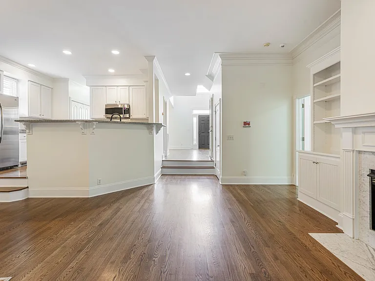 604 Clayborne Ct — Photo 13