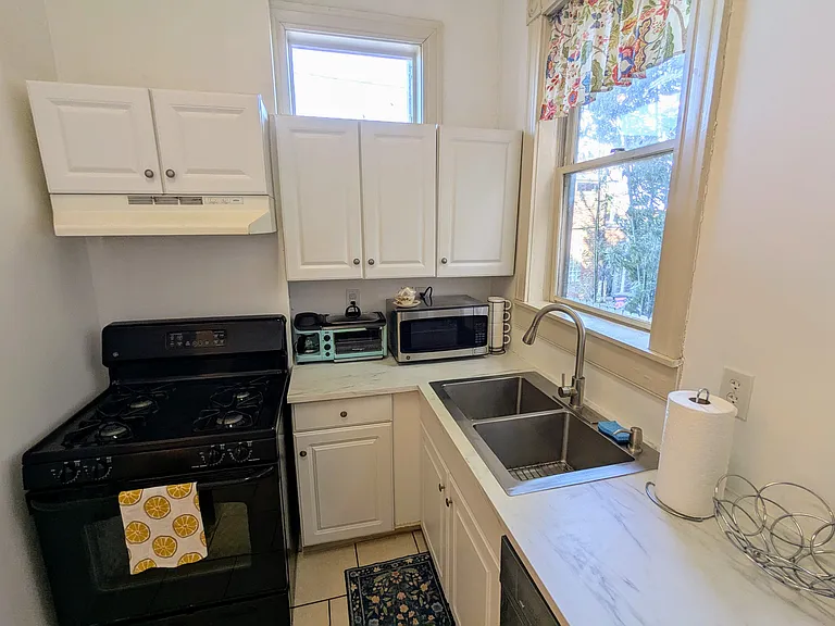 1816 W Grace St #A — Photo 19