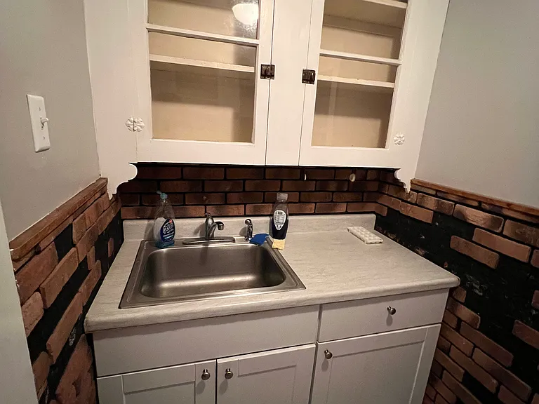618 Reservoir Ave #3 — Photo 4