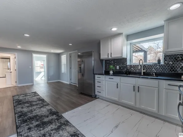 4251 D St, Omaha, NE 68107