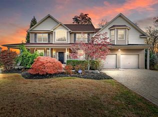 129 Winding Brook Ct, New Windsor, NY 12553