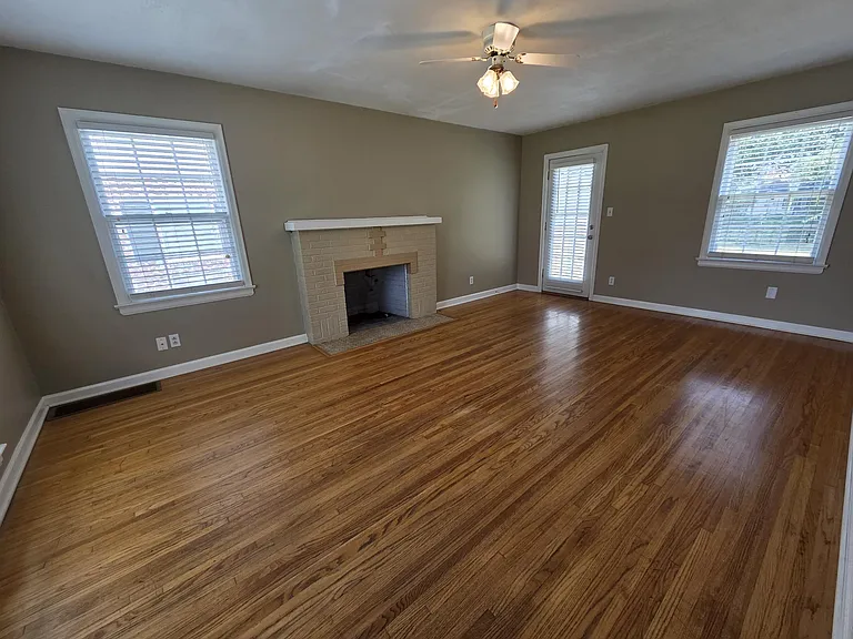 428 S Elpyco Ave — Photo 2