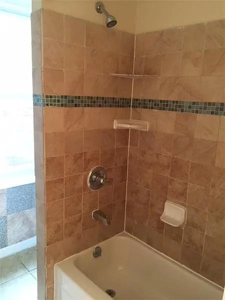 3 bed, 1.5 bath, 1120 sqft, $4,700 — Photo 4