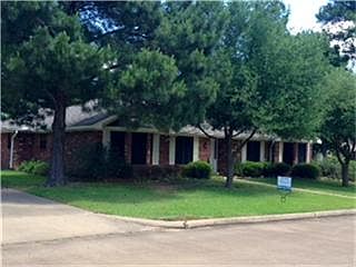 1st image of 1202 Mary Lee Ln