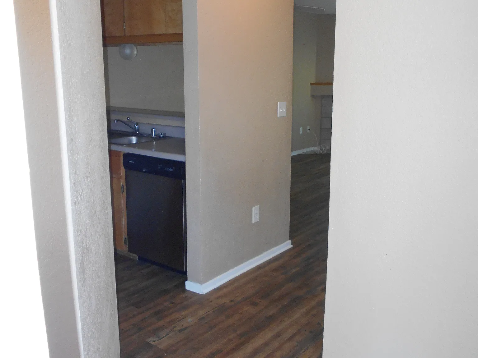 2 bed, 2.5 bath, 1050 sqft, $1,750 — Photo 3