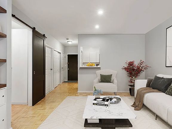 3rd image of 55 Poplar St APT 1G