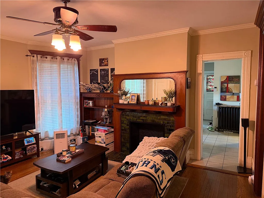 2 bed, 2.0 bath, 1600 sqft, $2,000 — Photo 3