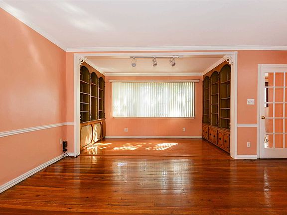 3rd image of 9121 218th St