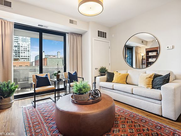 3rd image of 451 W Huron St #505