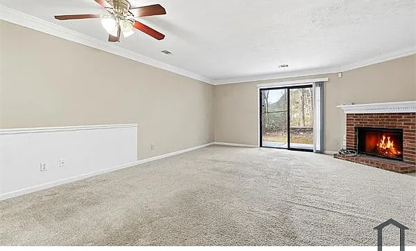 136 Sterling Ct — Photo 5