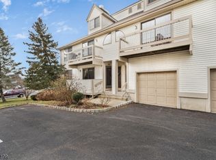 3201 Hemlock Pl, Basking Ridge, NJ 07920