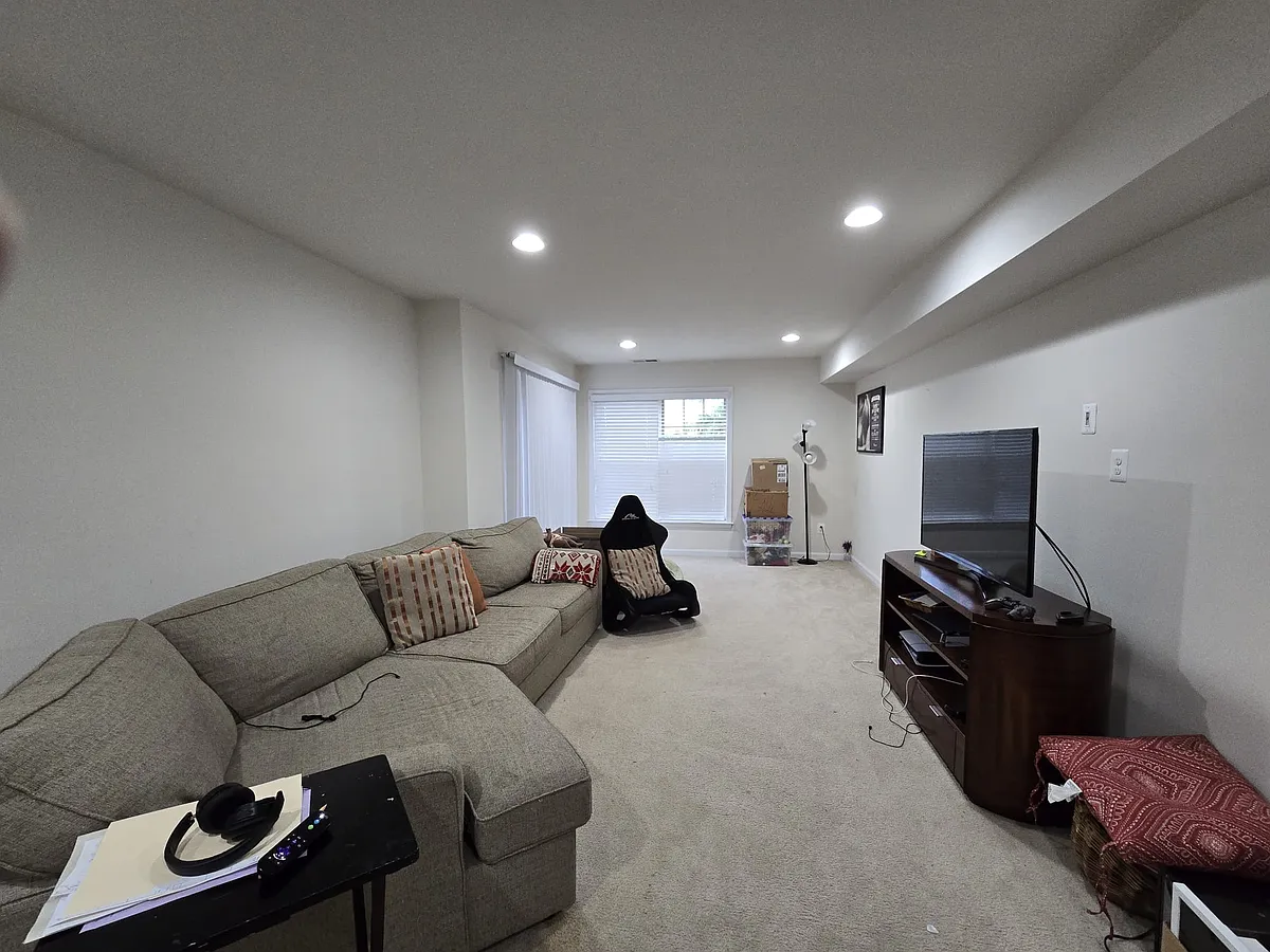 Building Photo - 42691 Galbraith Sq