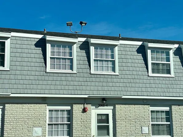 306 12th St #4, Ocean City, MD 21842