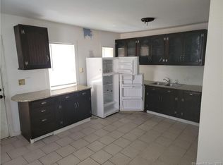 49 Flower St, Manchester, CT 06040