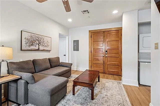 3918 Baronne St #204 — Photo 4