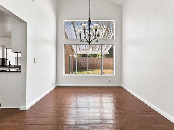 3rd image of 1813 Saint James Ct