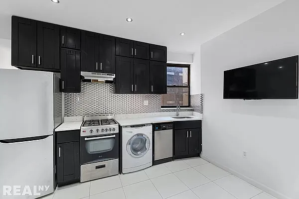 Rented by REAL New York | media 12