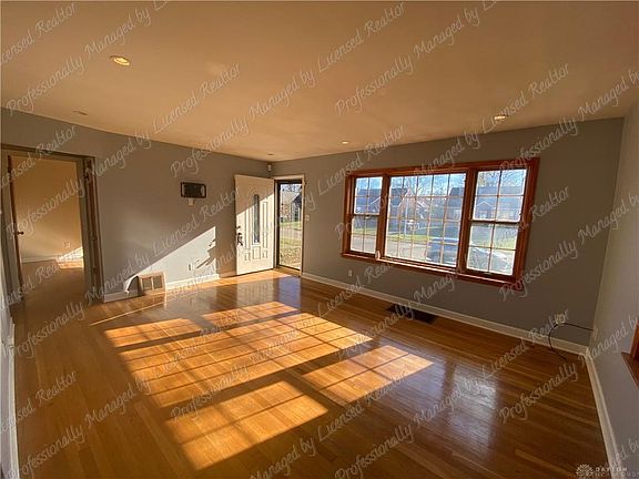 4th image of 707 Hadley Ave