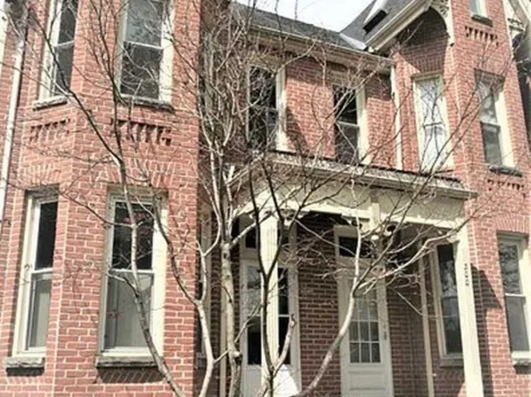 298 Robert St, Toronto, ON M5S 2K8