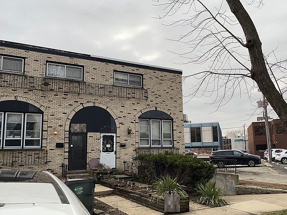 4th image of 4569 W Jarvis Ave