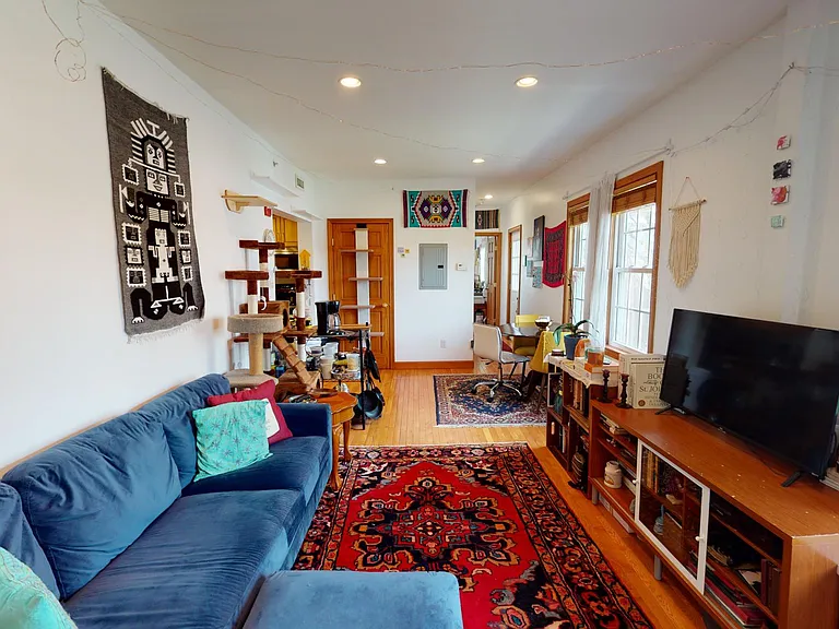 46 Lincoln St #2L — Photo 2