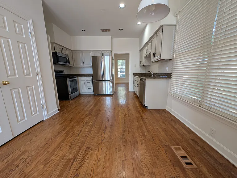 407 Clairton Ct #1 — Photo 9