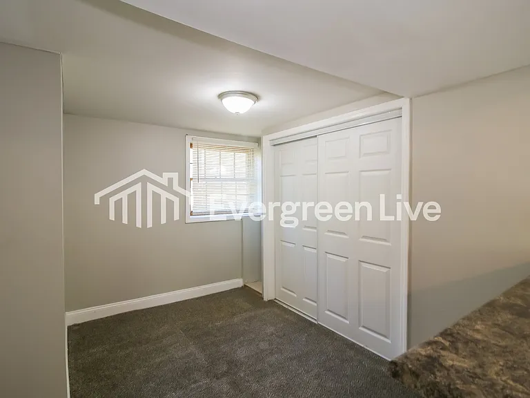 2221 Carson Ct — Photo 12