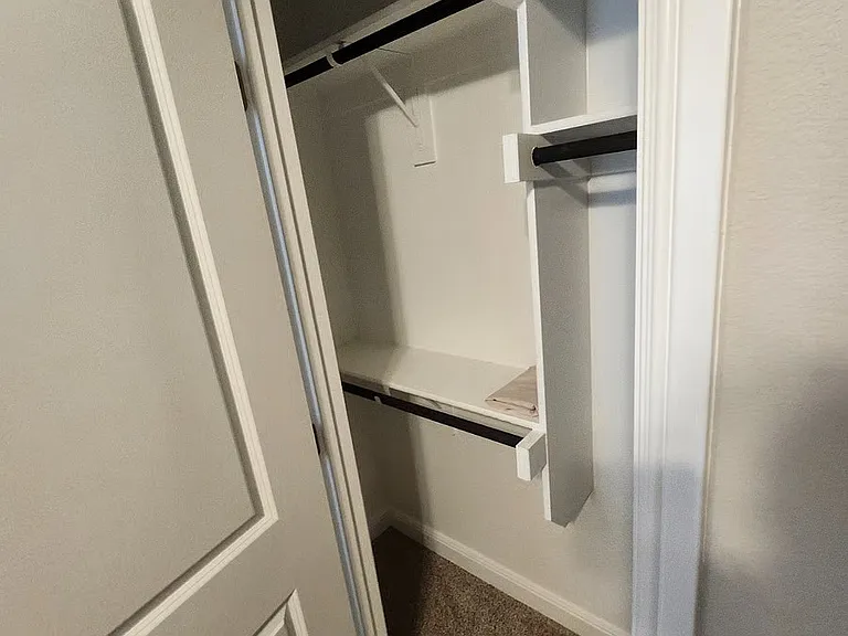 1209 Shackleford Ln — Photo 3