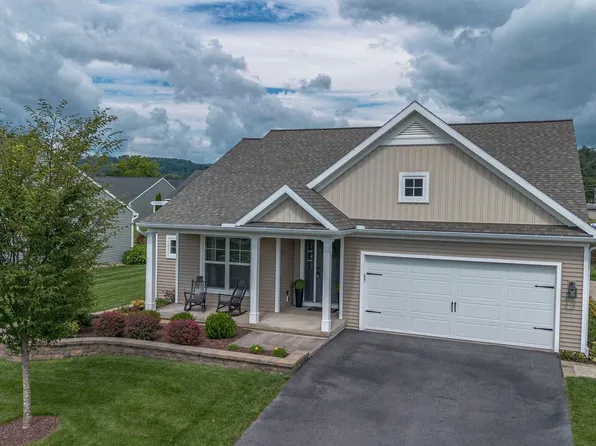 42 Cambridge Ln, Lewistown, PA 17044