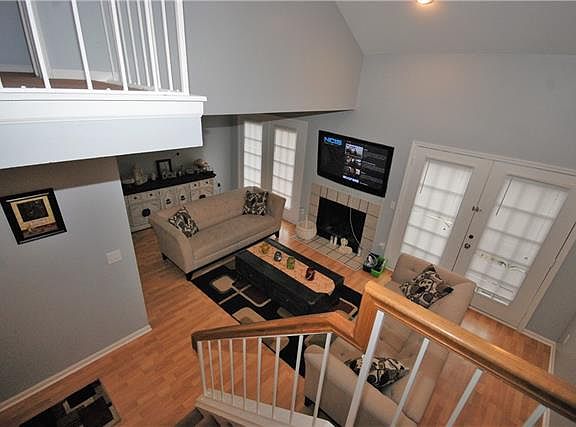 4th image of 43802 Stoney Ln