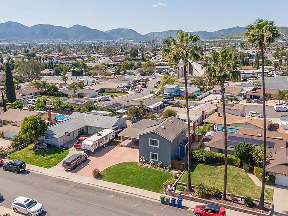 3rd image of 9722 Roe Dr