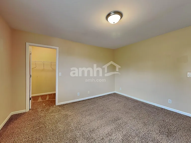 1068 Blairfield Dr — Photo 17