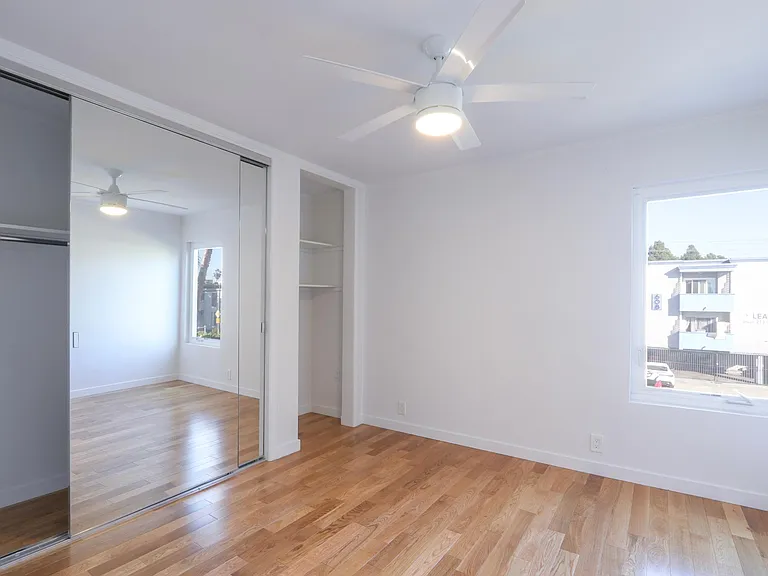 609 N Hayworth Ave #105 — Photo 18