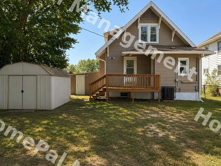 2416 Fowler Ave — Photo 14