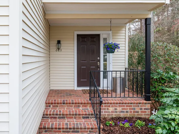 449 Crossvine Close, Pittsboro, NC 27312