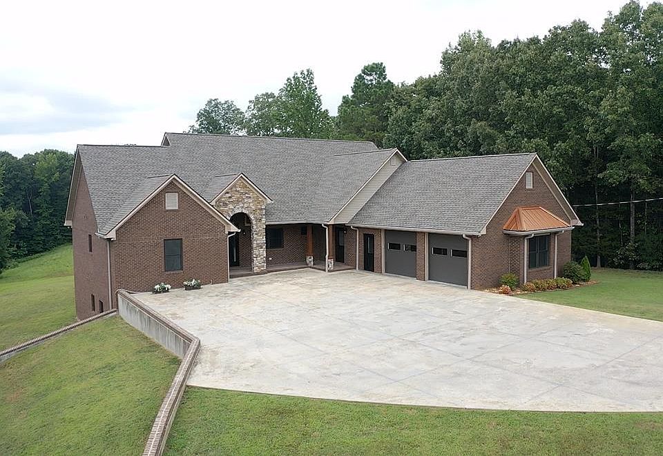 1st image of 2660 Van Dyke Rd