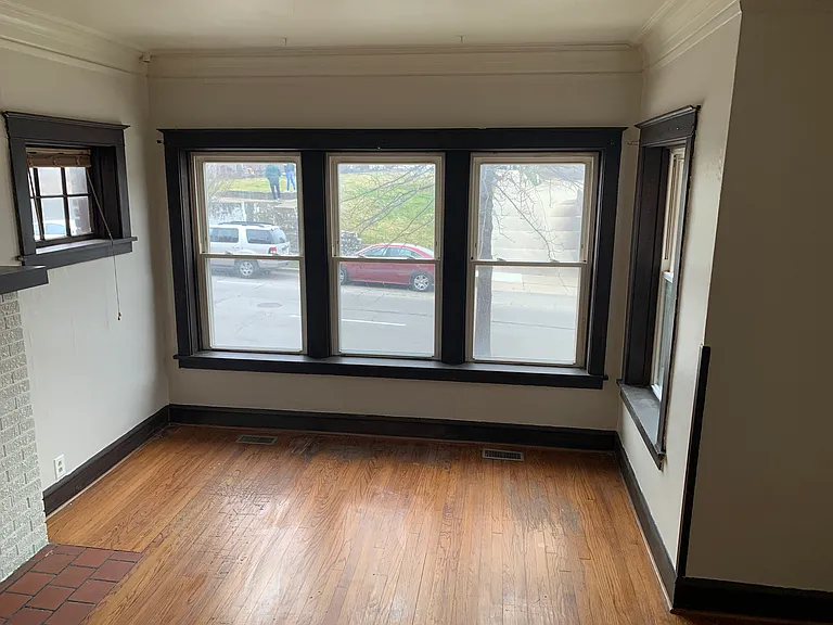109 N Hickory St #1 — Photo 2