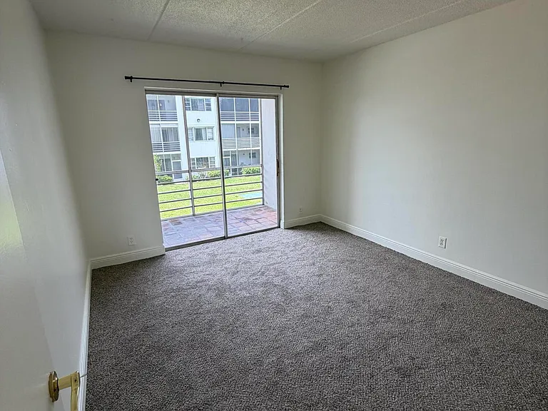 4500 N Flagler Dr #C9 — Photo 14