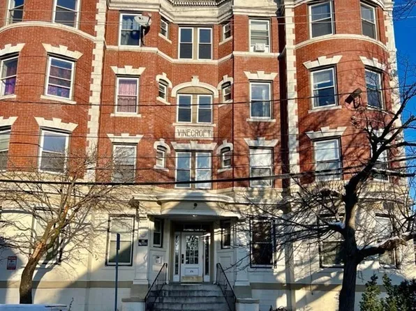 20 Huss Ct APT 401, Lynn, MA 01905