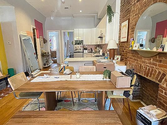 5th image of 246 Jefferson Ave #2