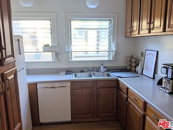 4th image of 1003 Alfred St #1/2