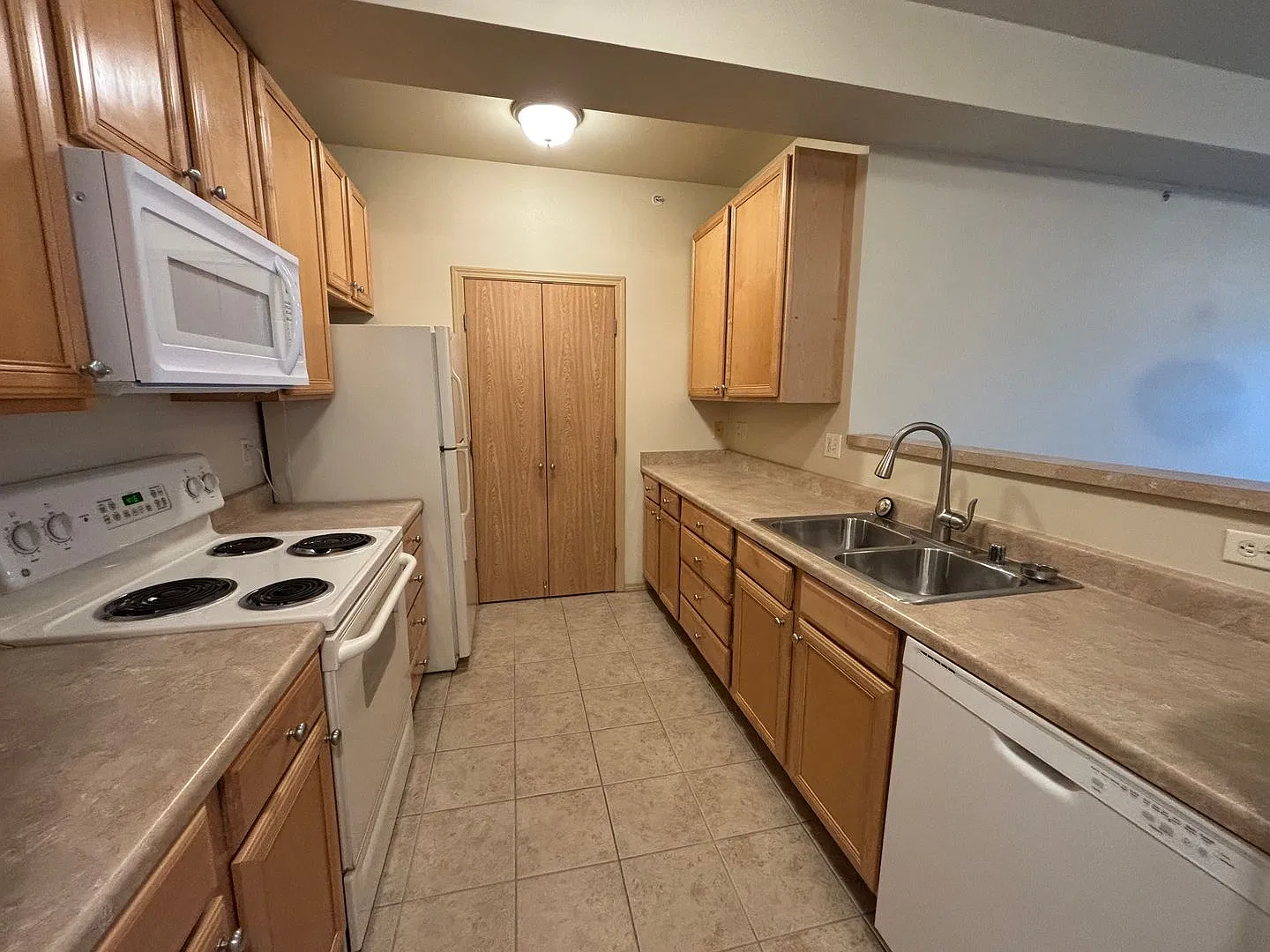 508 Darby Dr — Photo 2