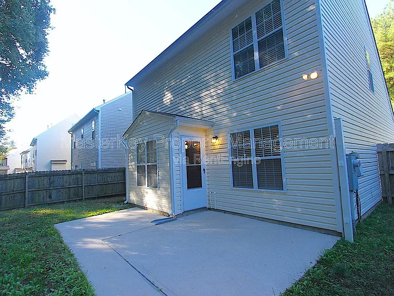 3215 Polite Ln — Photo 22