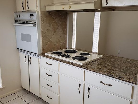 3rd image of 1302 Berkeley Dr