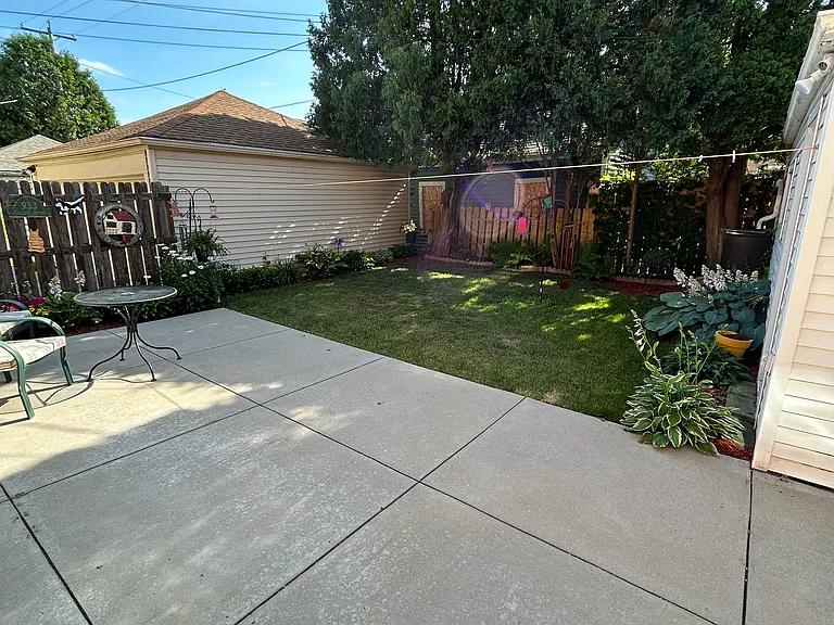 2210 N Lefeber Ave — Photo 14