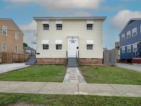 6215 Warrington Dr, New Orleans, LA 70122