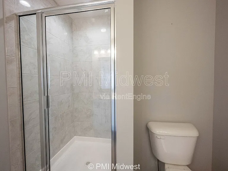 2952 W New York St — Photo 31