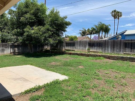 2nd image of 1372 Clay Ave