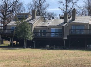 31 Oak Point Dr, Holiday Island, AR 72631